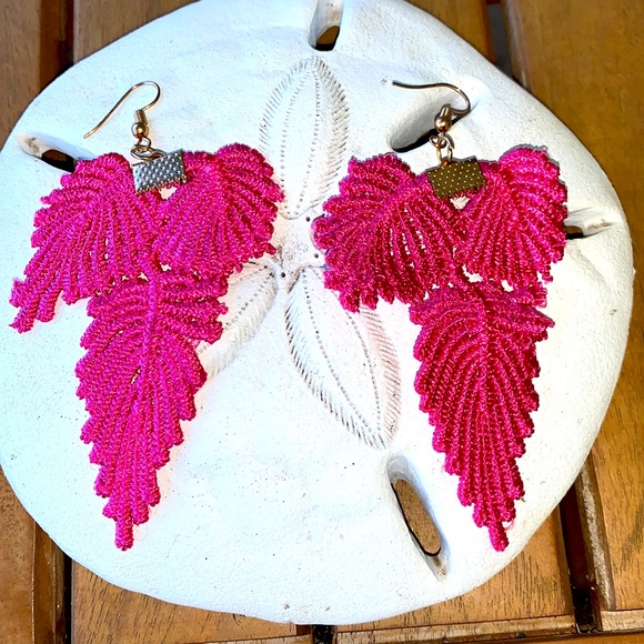 Adorable pink fabric earrings! - Picture 2 of 4